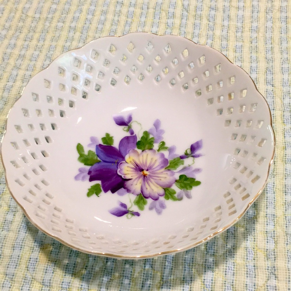 SAJI Lattice cut Vintage Decorative China Bowl made in Japan Perfect Condition